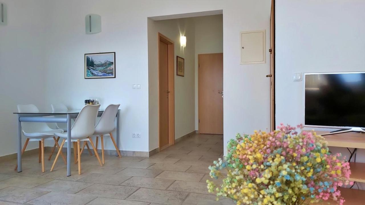 Apartments Borak Omiš Εξωτερικό φωτογραφία